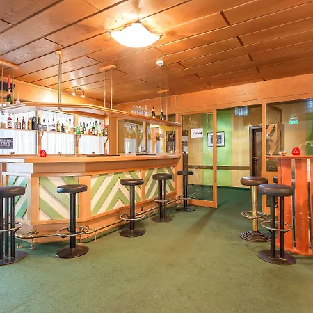 Hotel Roessl By Skinetworks 3*