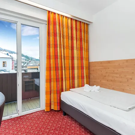 Hotel Roessl By Skinetworks