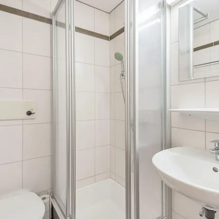 Roessl By Skinetworks Hotel