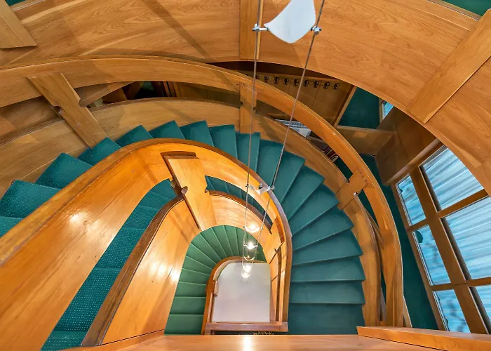 Roessl By Skinetworks 3* シュラートミンク