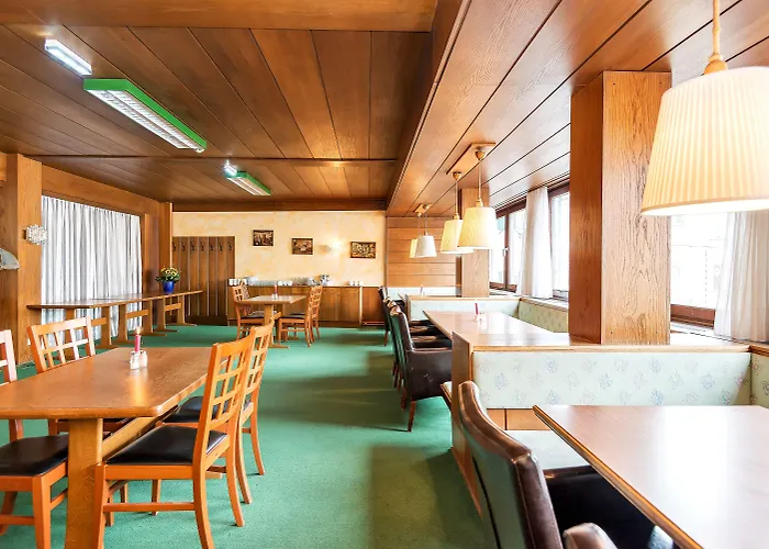 Hotel Roessl By Skinetworks