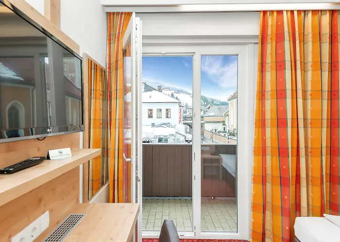 Hotel Roessl By Skinetworks 3*