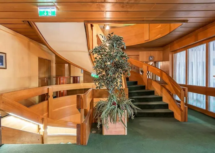 Roessl By Skinetworks ホテル 3*