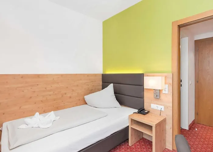 Roessl By Skinetworks ホテル 3*